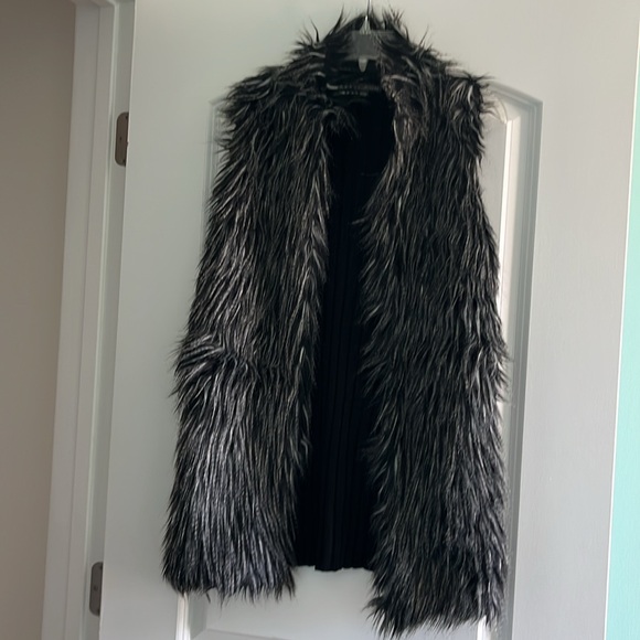 Adrianna Papell Faux fur sweater vest - Picture 3 of 9
